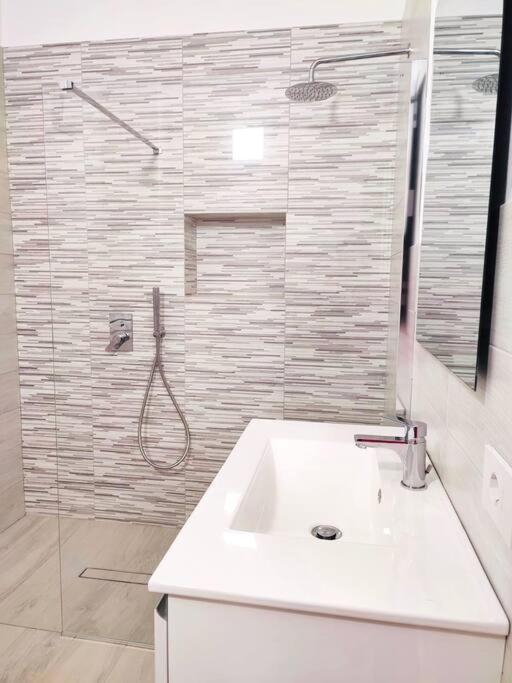 Ambroeus Apartmens Casa Spaziosa In Centro Paese Inzago Dış mekan fotoğraf